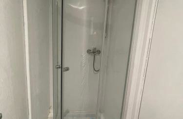 Newly refurbished modern 2 bedroom flat - Foto 11