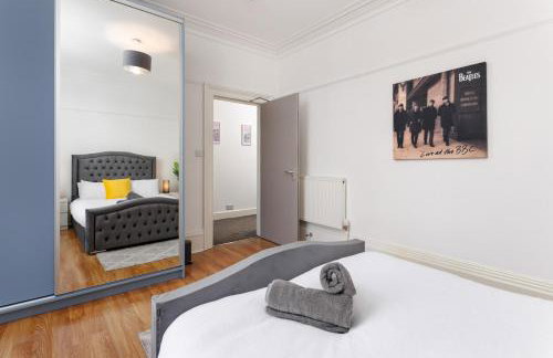 Flatzy - Sleeps 16 Near Football Ground & Ping Pong Table - Foto 13