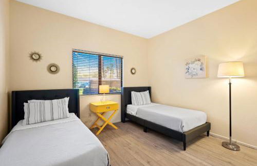 Midnights at the Oasis - Foto 31