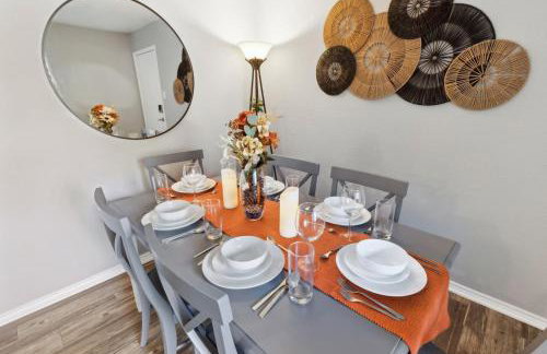 AT and T is steps away 2BD unit - Foto 32