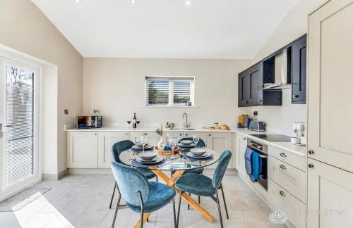 Charming 2 Bedroom Limestone Lodge Perfect for Families - Foto 27