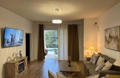 Private pool with a beautiful view overlooking the lake! Near Disney - Universal - Foto 25