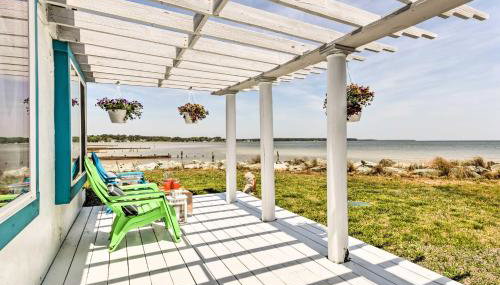 Oceanfront White Stone Cottage w/ Private Beach! - Photo 2