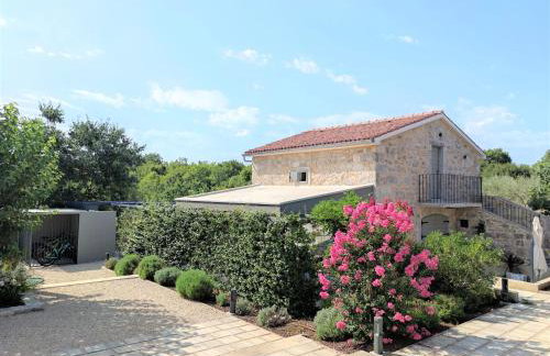 Luxury Jerini Estate - Photo 33