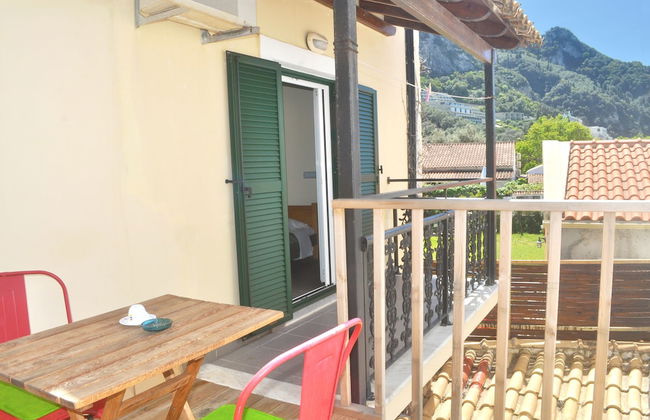 Holiday Studio Apartments Yannis on Agios Gordios Beach in Corfu - Photo 8