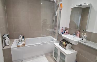 Wembley Stadium Comfort stay Cosy room with a view Concerts, matches and more - Foto 6