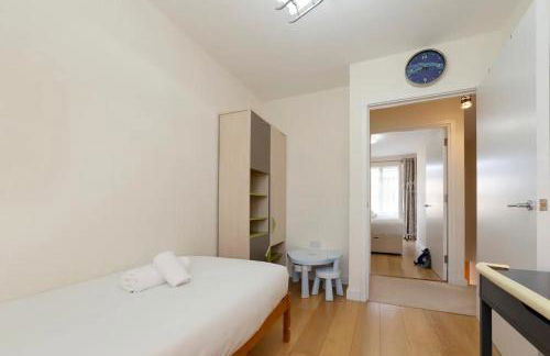 Pass the Keys 53 Austin Drive · Modern Townhouse near Addenbrookes Own Parking - Foto 35