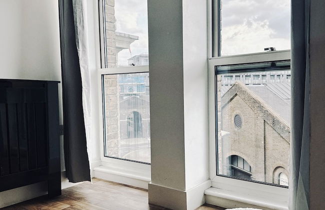 Beautiful 2-bed Apartment in London - Photo 24