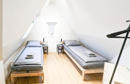 ALFA Stuttgart 3BR 5 Beds Netflix INET EBK Wasen Apartment nahe Daimler l Bathroom l Kitchen l WIFI & SmartTV l 3 Zimmer 5 Betten l Küche l Duschbad - Foto 9