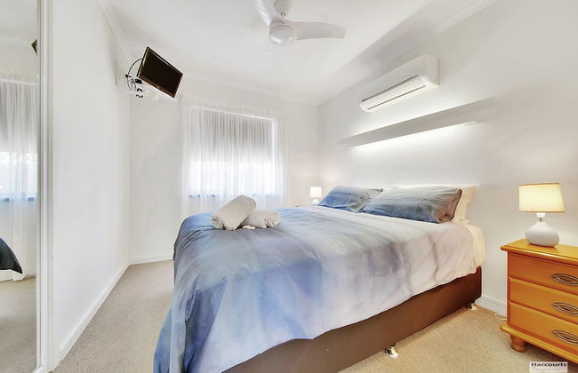 Driftwood On The Beach - Photo 2