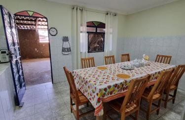 Super Confortável, WiFi Rápido, Garagem Coberta, 2 Banheiros, Suíte, 3 Quartos, Microondas, Cozinha Grande Completa, Mesa de Jantar Grande, Entrada Privativa, Perto do Shopping Pátio Matosinhos, 5 min do Centro Histórico - Foto 40