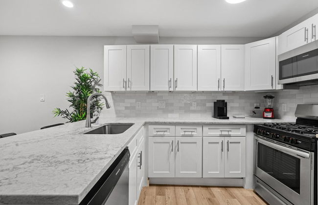 Stylish 1BR Downtown Evonify - Foto 25