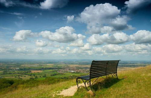 2-bedroom house in Cheltenham town centre - Photo 46