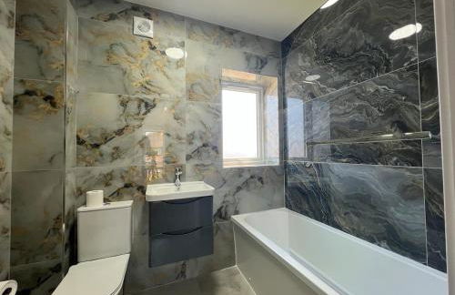 Perfect Contractor house-3 free parking space-EV charging-Secure-Quiet-Modern - Foto 11