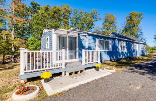 Walk to MIR Wooded Group Escape with Deck and Bar! - Foto 28