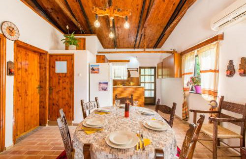 Aadonis traditional house on the Sea - Photo 10