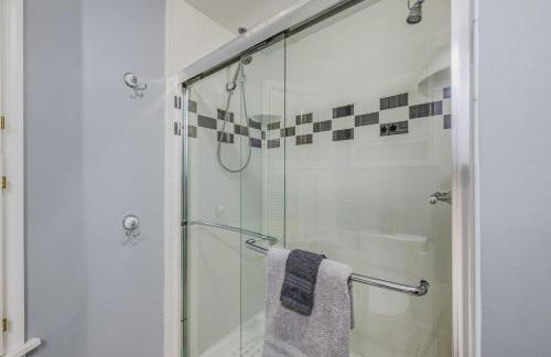 The Manor - Historic Mansion, Wifi, Covered Porch, Screen Porch, King Bed, Walk to Spas, Shops & Restaurants - Foto 37