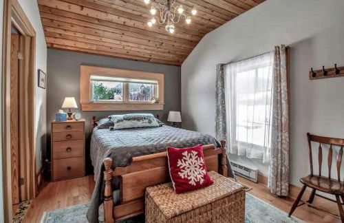 Rustic Cabin Wood Fireplace & Large Deck - Foto 4