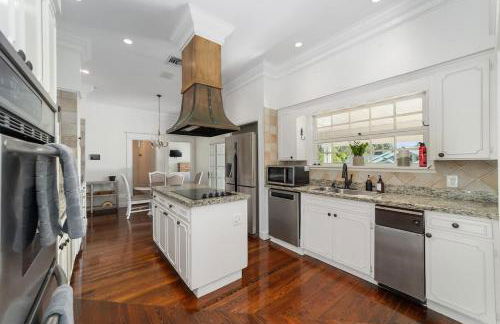 NEW Luxury Country Club Hot tub Gym Pool House Outdoor Kitchen EVENTS - Foto 26