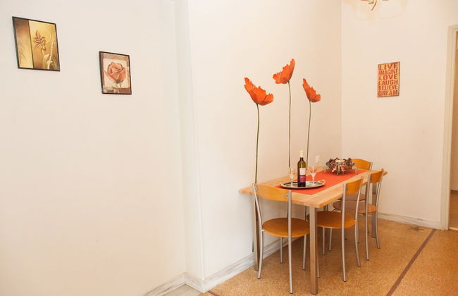 Fabulous Apartment Across Flisvos - Foto 14