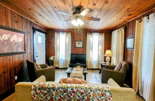 #04-Adorable Large 1 Bedroom Lakeside Cottage- Pet Friendly - Foto 5