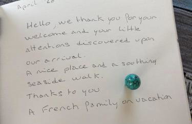 Cabin - Sleeps 4 - Pets Ok - Balcony - Parking - Photo 3