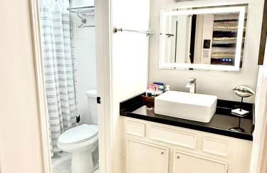 Pristine Full Sized Montrose Apartment Half Block to Menil Museum - Foto 26