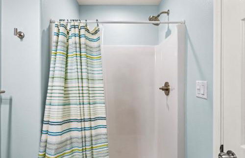 Gorgeous 4BD with Hot Tub, Golf Cart, Deck, Gourmet Kitchen - Foto 28