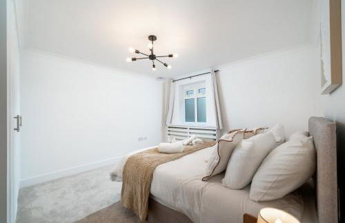 2 Bed Flat in Woking Central - Foto 2