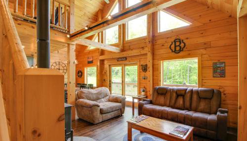 Londonderry Chalet w/ Deck, Fire Pit & Views! - Foto 3