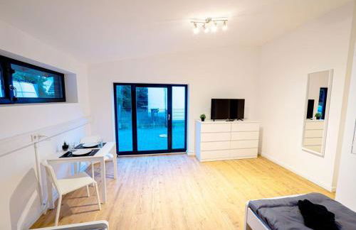 Monteurwohnung-in-Villa-8-Betten-WLAN-TV-Einbaukueche-Ahrensburg-Zentrum-Naehe-Hamburg-AGRP1201 - Foto 8