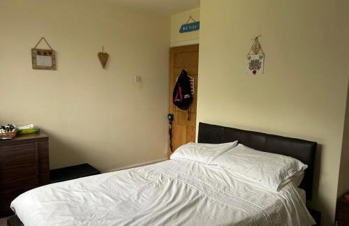 6Guests-Parking-PetsOK-FamilyFriendly-Garden - Foto 2