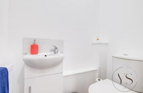 Modern 3BR Home in 9 Anson Rd Near Sandwell Hospital with Garden and Free Parking - Foto 33