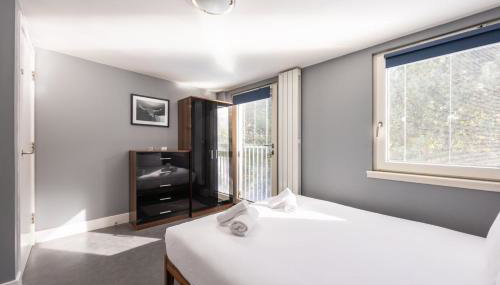 GuestReady - Modern home near Craigmillar area - Foto 2