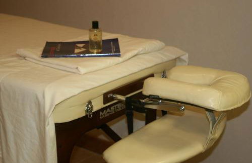 Romantic One-Bedroom Cabin with a Fireplace near Asheville, North Carolina - Foto 7