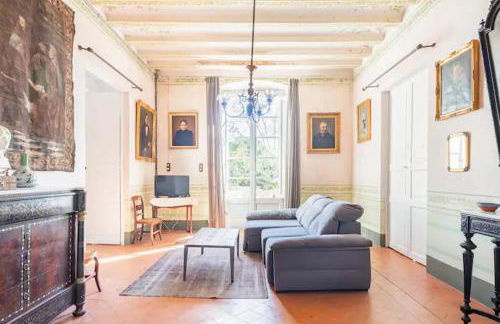 Can Rovira - Stunning Neoclassical Mansion, Just 20 min drive from Barcelona City Center, Ideal for groups and families - Foto 65