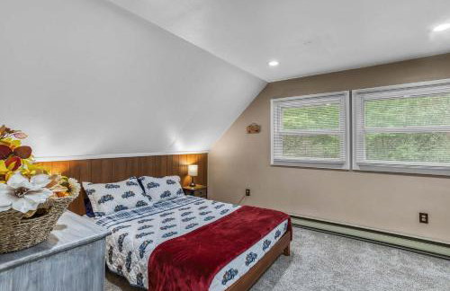 Mountain retreat w 2 fireplaces & lake - Foto 38