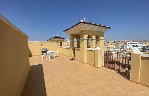 Top Floor spacious apartment with roof terrace - Foto 7