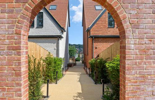 3 Bed House near Purley, by ARP Homes, Free Parking, Ideal for Long Stays & Insurance Bookings - Foto 9