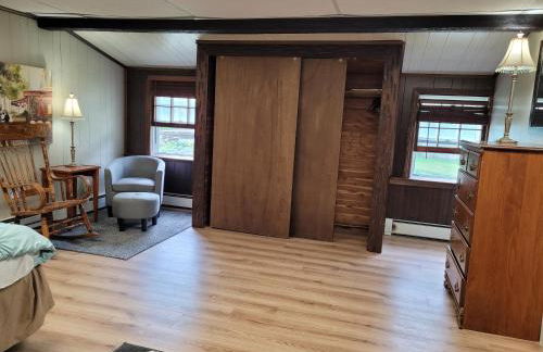 East Granby with AC and WiFi 3 minute to Bradley - Foto 21