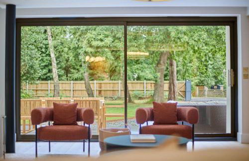 Arden House - Luxury Home with Hot Tub - Games Room - Fire Pit - Photo 24