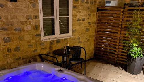 Tranquil retreat with hot tub - Foto 3