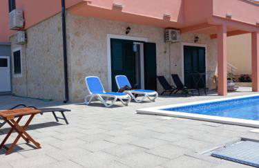 Holiday House Fantasy With Pool - Foto 5