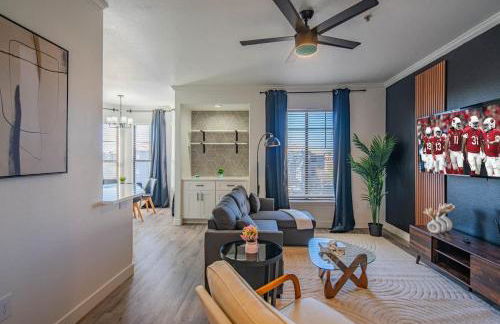 Amiable 2BD King Bed with Pool, Hot Tub, Gym, Parking - Foto 21