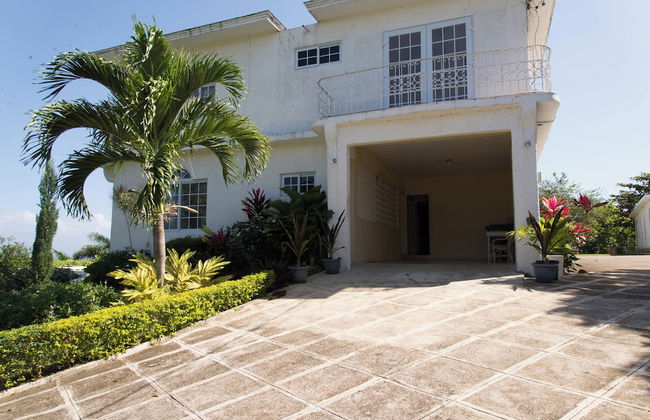 Hatfield South Villa - Photo 33