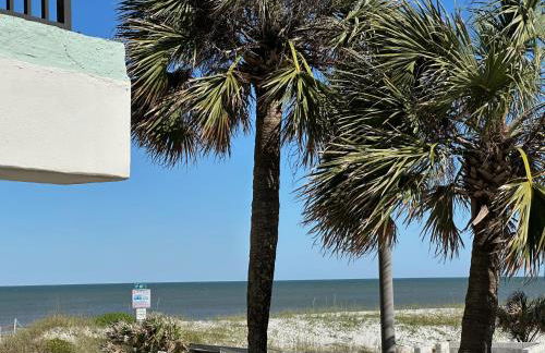 Welcome to Sandpiper Beachfront Condo Cozy 1-bed in JAX Beach, perfect for couples! Pet-friendly! - Foto 30