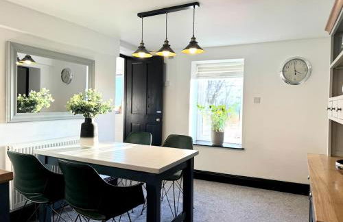 Peak District Getaway Retreat! The most Stunning Garden Views - Firepit - Brand newly refurbished - Perfect for friends & family getaways - Photo 13