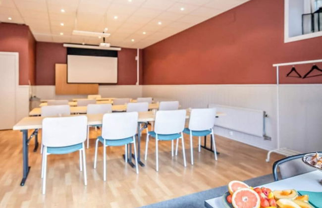 Inviting Hotel Room With Free Breakfast - Foto 12