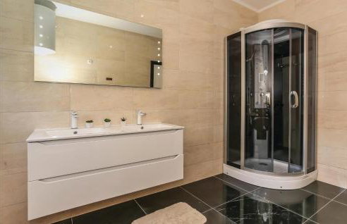 Lovely Home In Rumin With Kitchen - Foto 36