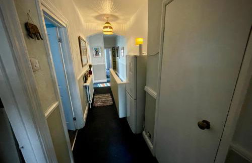 Stylish and artistic flat in Southend on Sea - 2 Double Bedrooms, Free on-street parking - Foto 33